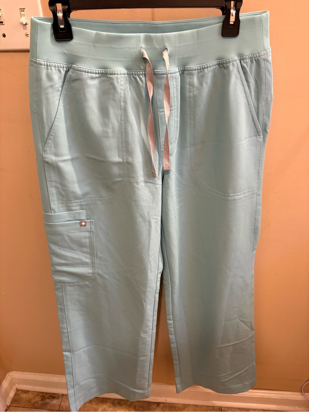 NWT Figs Isabel High Waisted Wide Leg Scrub Pants in Seaglass Women’s Medium - Picture 4 of 7